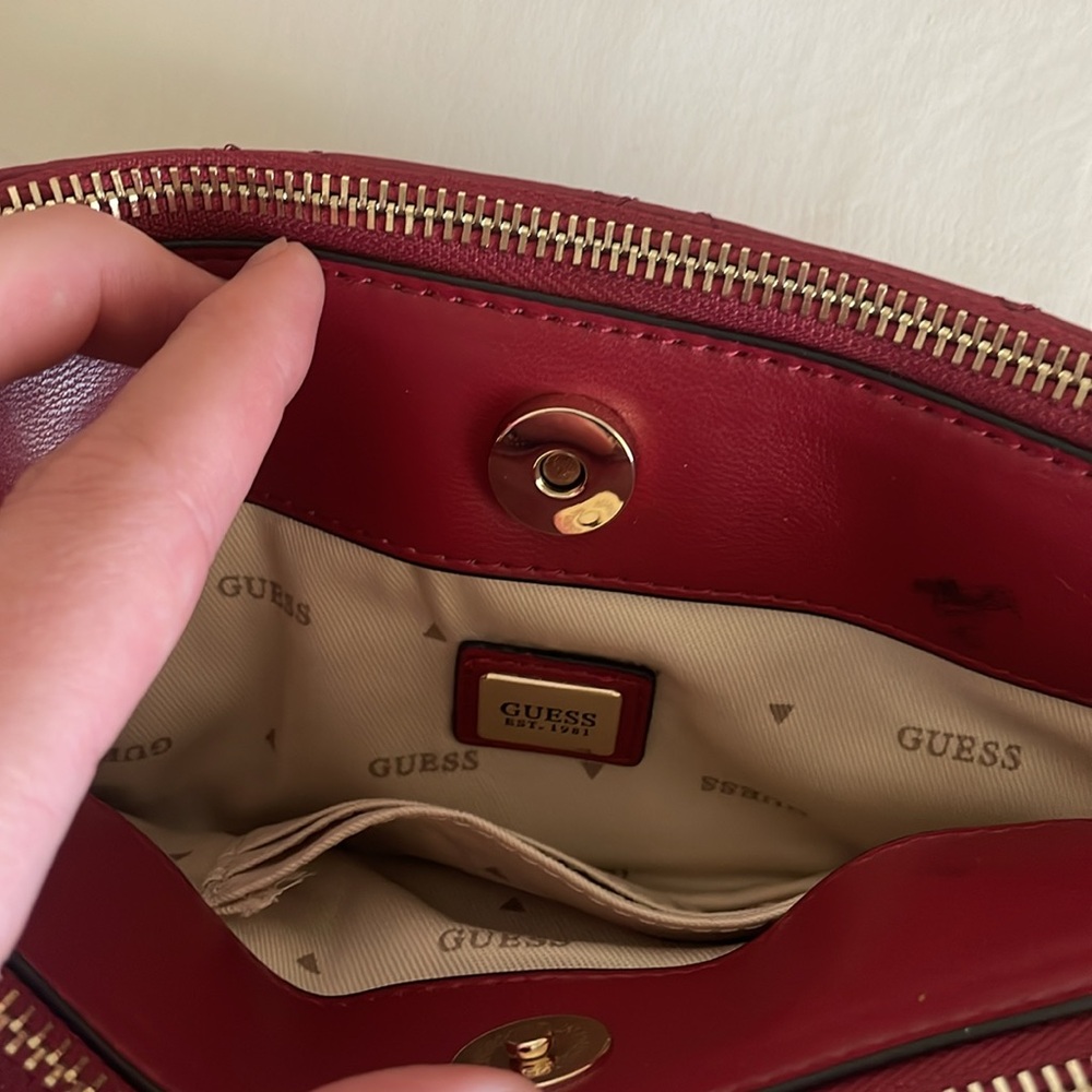 Guess Red Quilted Crossbody Bag with Gold Hardware - Picture 4 of 6